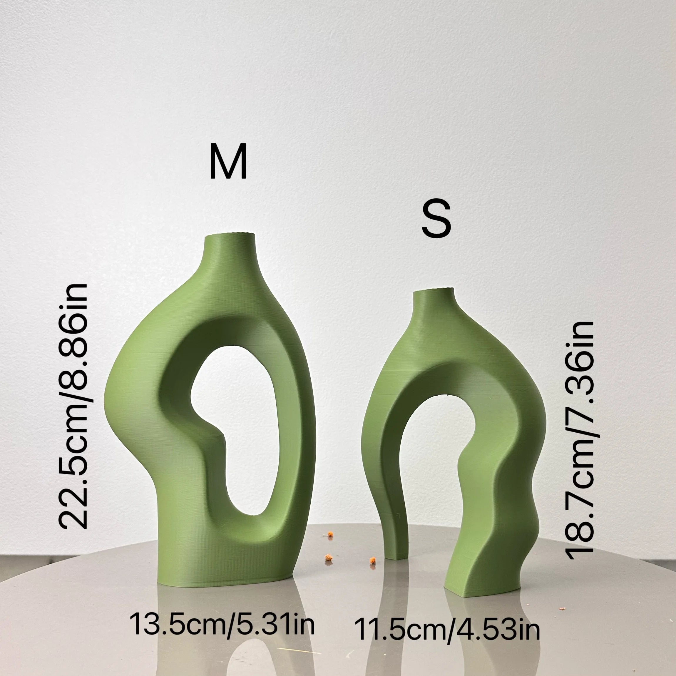 Set de Deux Vases Torsadés Moderne Artistiques en Plastique