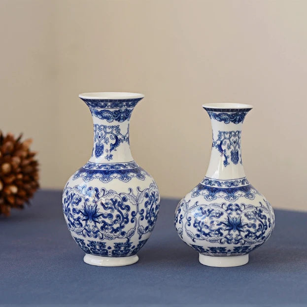 Vase Traditionnel Chinois Bleu et Blanc en Porcelaine