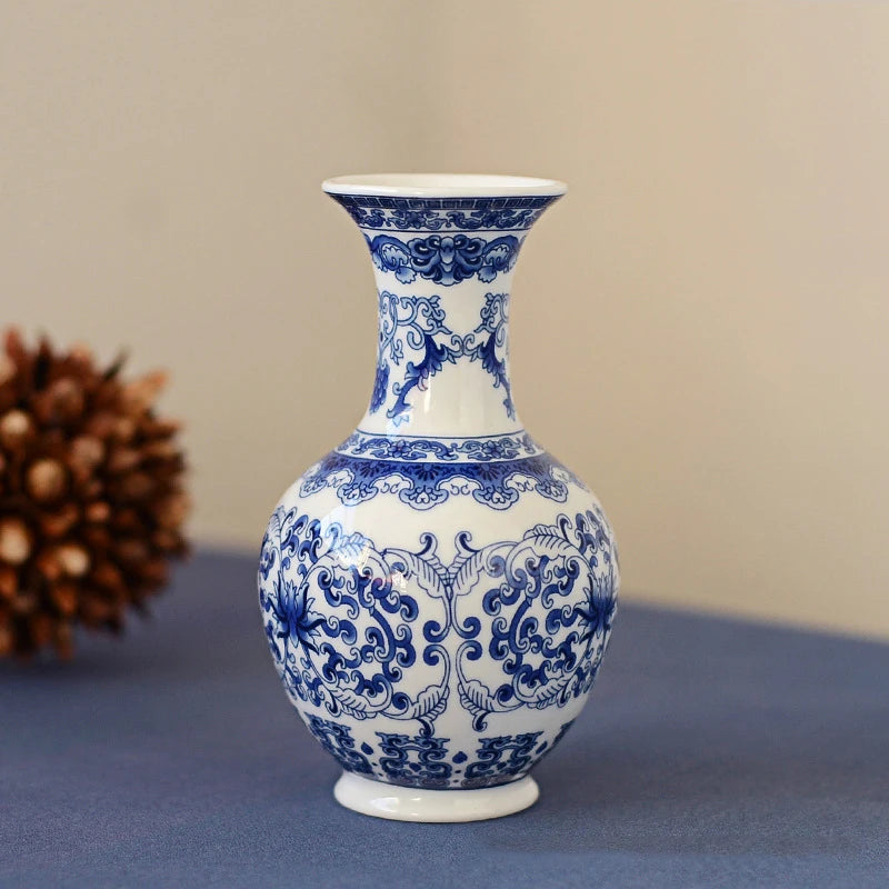 Vase Traditionnel Chinois Bleu et Blanc en Porcelaine