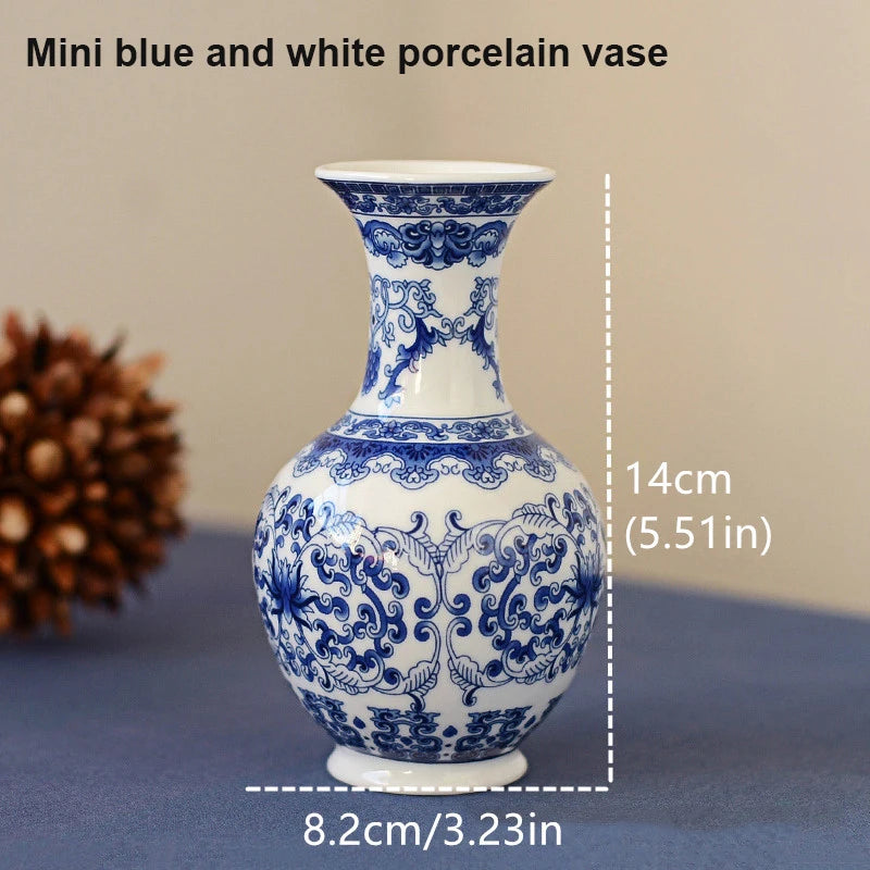Vase Traditionnel Chinois Bleu et Blanc en Porcelaine